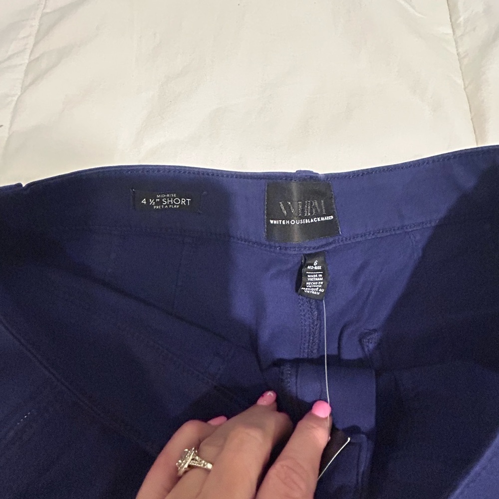 Women's Navy Blue Shorts WHBM
Size 6 - Picture 3 of 9